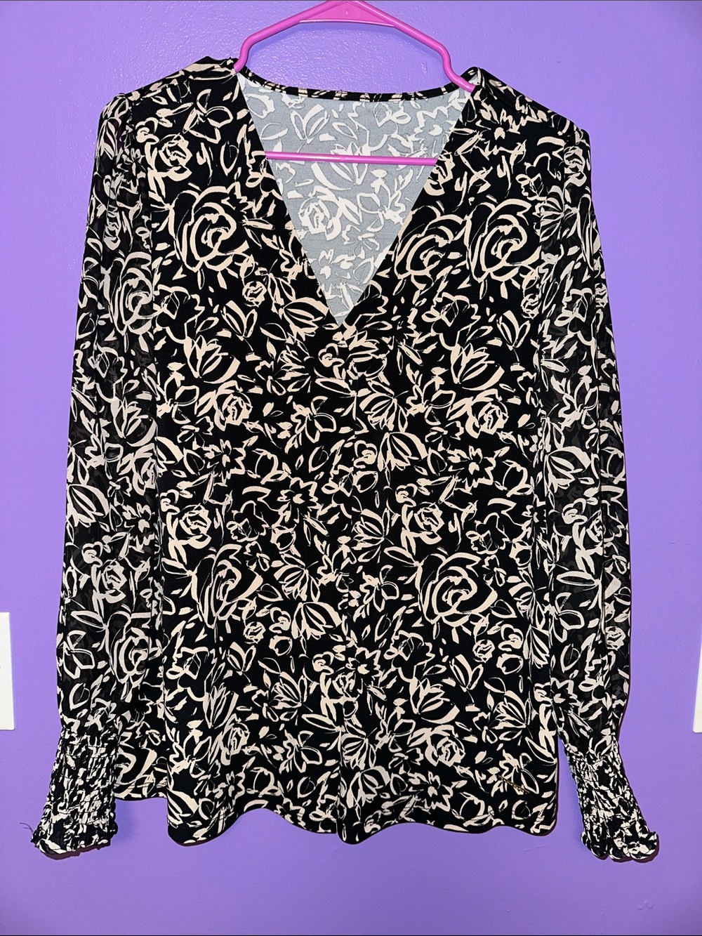 Anne Klein Black & Cream Floral V-Neck Blouse